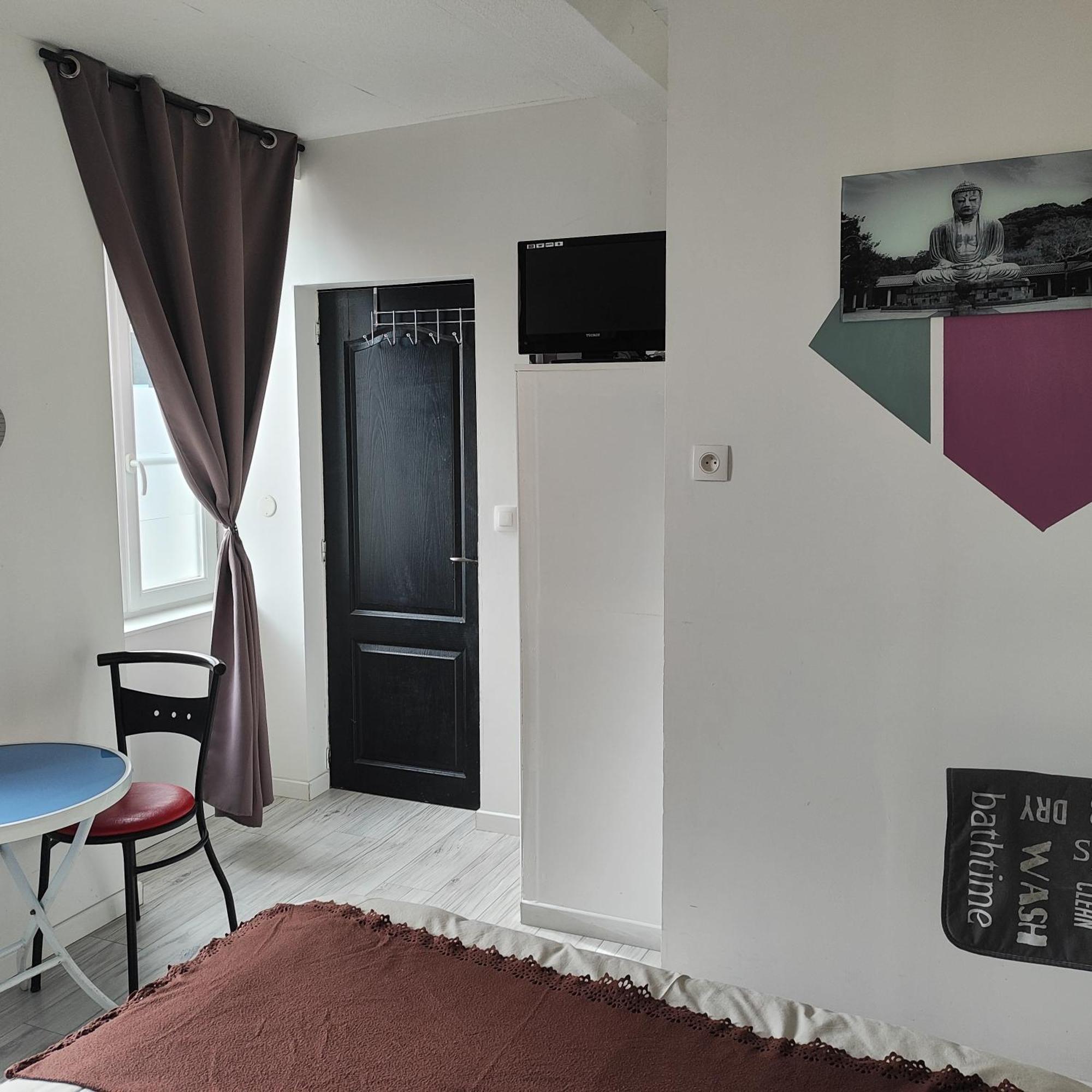 Chambre pour 2 personnes à Formigny Extérieur photo